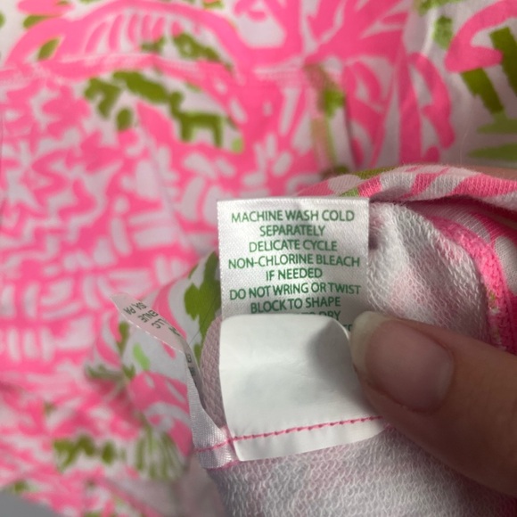 Lilly Pulitzer small Pink Green Buttoned Pullover Tunic Top Kangaroo Pocket - Picture 6 of 7